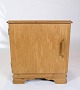 Antique pine 
nightstand with 
door and brass 
hinges from 
around the 
1930s.
Dimensions in 
cm: ...