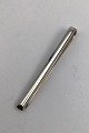 Sølvsmedien Sterling Sølv Slipsenål Måler 7.3 cm (2.87 inch ) Vægt 16 gr (0.56 oz)  Det var ...