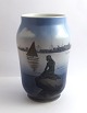 Royal 
Copenhagen. 
Vase with the 
little mermaid. 
Langelinie. 
Model 4576. 
Height 17 cm. 
(1 quality)