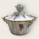 Dahl Jensen, 
Queen, Bowl 
with lid, 14cm 
high, 17cm in 
diameter *With 
some wear on 
the gold edge*