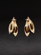 8 carat gold ear clip with pearl