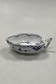 Royal 
Copenhagen Blue 
Fluted Halflace 
Small Leaf 
Shaped Bowl No 
555
Measures 14cm 
x 9,5cm ( ...