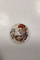Royal 
Copenhagen 
Gnome Christmas 
Plaquette No.5
Measures 6.5 
cm / 2.55 in.