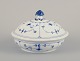 Royal 
Copenhagen Blue 
Fluted, round 
lidded tureen.