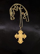 14 carat gold Dagmar cross and chain
