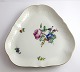 Bing & 
Gröndahl. Saxon 
flower. 
Triangular cake 
dish. Model 40. 
Length 24.5 cm. 
(1 quality)