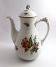 Bing & 
Grondahl. Saxon 
flower. Coffee 
pot. Model 91A. 
Height 24.5 cm. 
(1 quality)