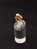 14 carat gold ring  with genuine pearl