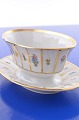 Henriette Royal 
Copenhagen 
porcelain, hand 
painted with 
flowers and 
gold.  
Henriette sauce 
boat ...