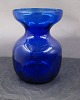 Nice and well 
maintained 
chubby hyacinth 
vase or glass 
in dark blue 
glass.
H 12.5cm - ...