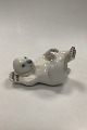 Royal 
Copenhagen 
Figurine of 
Polar bear on 
back No 537. 
Measures 15cm 
/ 5.91 inch