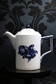 Antique Royal 
Copenhagen 
Braided Blue 
Flower coffee 
pot.
Decoration 
number: 
10/8031. 
1.sort. ...