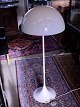 Verner Panton 
Panthella floor 
lamp item no. 
570635