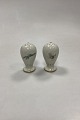 Bing and 
Grondahl 
Heimdal Salt 
and Pepper 
Shakers No. 52. 
Measures 7,5 cm 
/ 2.96 in.