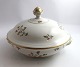 Red berries 
(barberry). 
Royal 
Copenhagen. Lid 
dish. Model 
84/9034. 
Diameter 23.5 
cm. Produced 
...