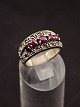 Sterling silver 
ring size 58 
with garnets 
item no. 571930