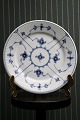 Old Royal 
Copenhagen 
Mussel painted 
Fluted dinner 
plate in hotel 
porcelain / 
iron porcelain. 
...