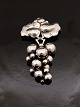 Georg Jensen 
Moonlight 
Grapes Brooch 
217 B design 
Harald Nielsen 
sterling silver 
item no. 573366