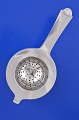 Hans Hansen 
silver cutlery 
no. 4 Tea 
strainer with 
stand