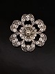 Sterling silver 
filigree brooch 
D. 4.5 cm. Item 
No. 574746