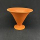 Height 18 cm.
Diameter 22.5 
cm.
Fine 
trumpet-shaped 
vase from 
Kähler with 
shiny orange 
...