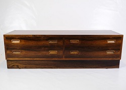 Chests of drawers