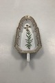 Royal 
Copenhagen 
Flora Danica 
Asiet with 
Handle No 3542. 
Latin Name: 
Saxifraga 
airoides L. 14 
x ...