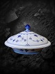 Very beautiful 
and exciting 
piece of Danish 
porcelain 
history; blue 
fluted plain, 
ragout dish ...