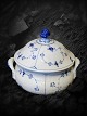 Old large 
blue-painted 
terrine from 
Bing & 
Gr&#65533;ndahl.
 From the time 
when Danish 
porcelain ...