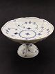 Royal 
Copenhagen blue 
fluted stand 
1/458 D. 23.5 
cm. H. 13.5 cm. 
2. Sorting item 
no. 576682