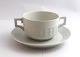 Royal 
Copenhagen. Fan 
with white 
border. 
Bouillon cup 
with saucer. 
Model 11565. 
Diameter 10 cm. 
...