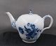 Blue Flower Curved Danish porcelain. Covered tea 
pots No 1788