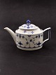 Royal 
Copenhagen 
mussel-painted 
teapot 1/454 
1st sorting 
item no. 577071