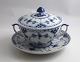 Royal 
Copenhagen. 
Blue fluted, 
half lace. 
Broth cup. 
Model 764. (3 
quality)