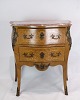 The Rococo 
chest of 
drawers you 
describe from 
the 1860s 
exudes the 
opulence and 
elegance ...
