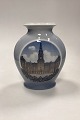 Royal 
Copenhagen Vase 
- 
Christiansborg 
Castle No. 
3355. Measures 
22.5 cm x 17.5 
cm / 8.86 in. x 
...