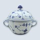 Royal 
Copenhagen,
Blue Fluted 
porcelain;
A sugar bowl 
with lid #424.
First. H. 12 
cm. Diam. ...