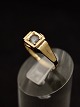 8 carat gold 
ring size 53 
with zirconia 
from goldsmith 
Chr. Veilskov 
Copenhagen 
subject no. 
580022