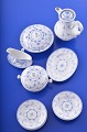 German faience 
Villeroy & Boch 
Dresden. 
Blue fluted 
painted dolls 
service. 
4 dinner 
plates, ...