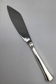 Hans Hansen 
Sterling Silver 
Arvesolv No. 5 
Layer Cake 
Knife Measures 
28.3 cm (11.14 
inch)