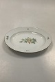 Bing og 
Grondahl 
Klitrose Oval 
serving tray No 
16
Measures 25cm 
x 17,5cm / 9.84 
inch x 6.89 
inch