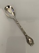 Mocha ash with pretzel in Silver Fritz Heimbürger.
Length 10.7 cm.
Produced Year.1930 to 1932