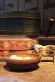 Fine small 
Swedish 1800s 
wooden bowl 
with a fine 
patina. 
H: 6.5cm. 
Dia.: 19cm.