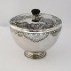 A. Nielsen 
(A.N). Sterling 
silver bowl 
with lid (925). 
Height 13 cm. 
Diameter 13 cm.