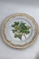 Royal 
Copenhagen 
Flora Danica 
Fruit Plate No. 
429/3584. 
Measures 22.2 
cm / 8.74 inch. 
1st ...