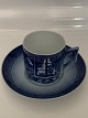 Royal 
Copenhagen 
Christmas cup 
year 2001
Motif: The 
feeding board
Height 6.5 cm
Factory ...