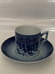 Royal 
Copenhagen 
Christmas cup 
year 1994
Motif: With 
father shopping
Height 6.5 cm
Nice and ...