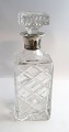 Kronen. Carafe 
with silver 
mounting (830). 
Height 22.5 cm