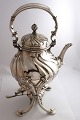 P. Hertz, 
Copenhagen. 
Silver tea 
kettle (830). 
Height 35 cm. 
Produced 1917