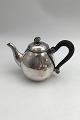 Germany/Switzerland 
Silver Tea Pot 
Measures H 11 
cm (4.33 inch) 
Weight 276.6 gr 
(9.76 oz)